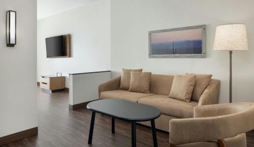 King Studio with Sofa Bed