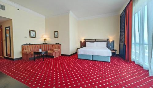 Deluxe King Room, complimentary shuttle to DXB Airport Terminal 1 & 3