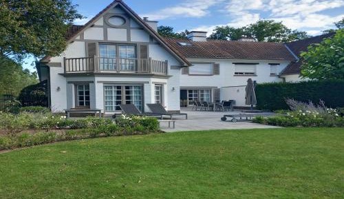 Five-Bedroom Villa