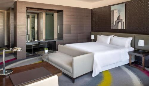 Deluxe Room Pool View with King Bed