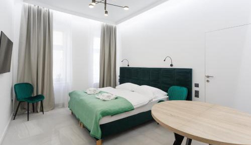 Studio Apartment with King Bed