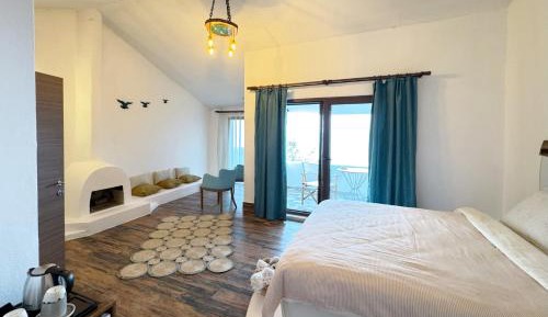Deluxe Double Room with Balcony and Sea View