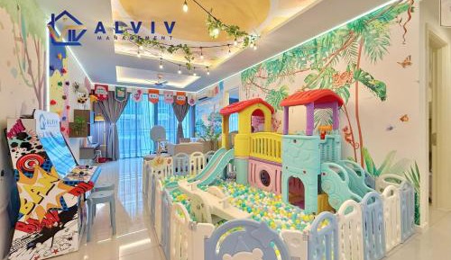 Safari Theme Three-Bedroom Apartment with Kids Playground