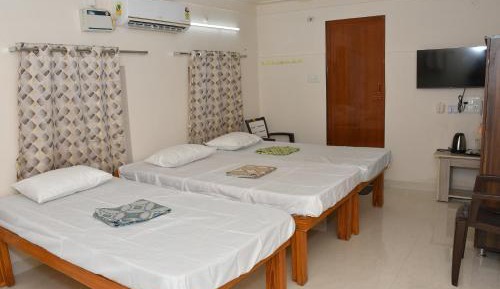 Triple Room with Private Bathroom