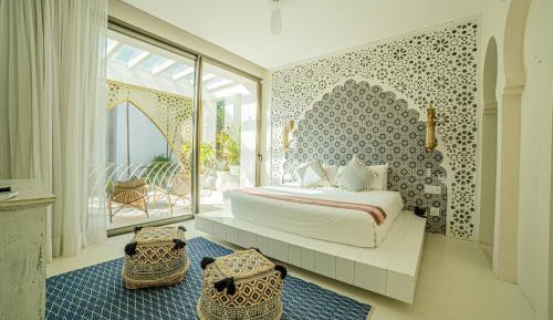 Penthouse Private Pool Master Suite