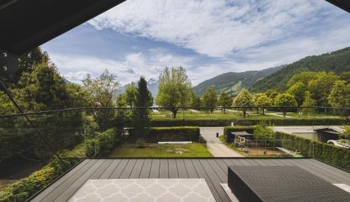 Apartment with Lake View