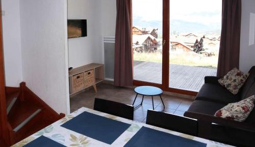 Chalet (6 Adults)