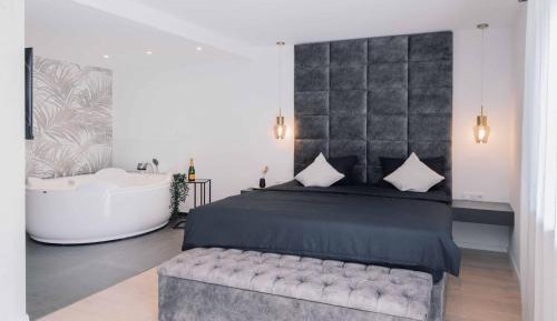 Double Room with Spa Bath