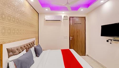 Deluxe Double Room (2 Adults + 1 Child)