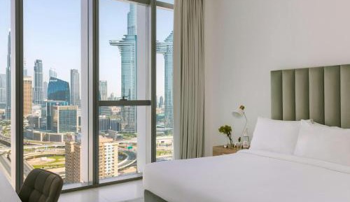 Three-Bedroom Apartment with Burj Khalifa View