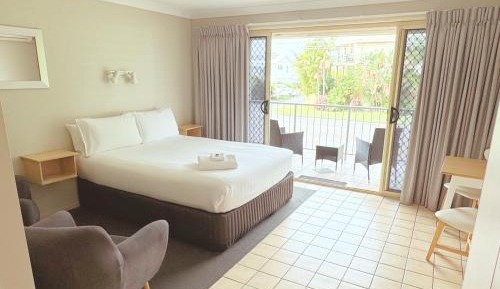 Deluxe Queen Room