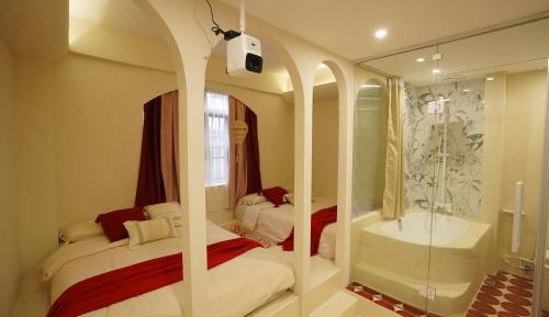 Twin Room with Bath