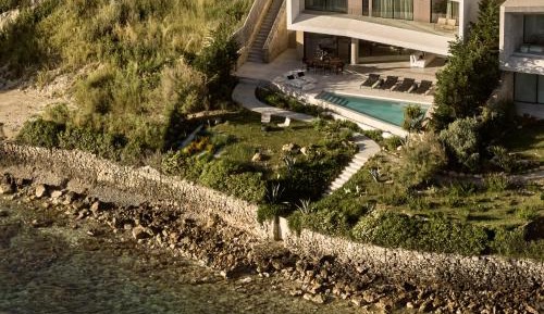 Villa - Beach Front