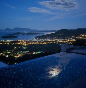 King Suite with Heated Pool and Sea View 