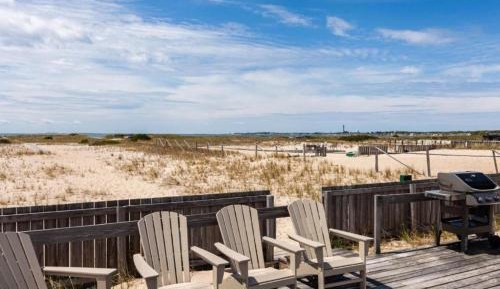 Cottage 12- 1 Bedroom (Located just across shore road from the other cottages and the beach)