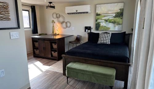 Studio Apartment with Queen Bed