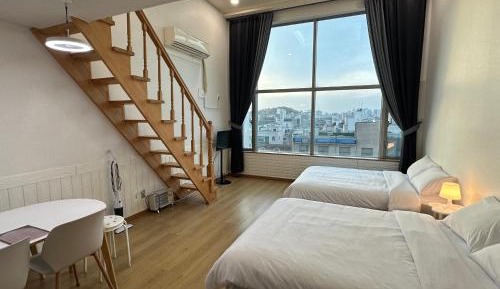 One-bedroom Loft Apartment 
