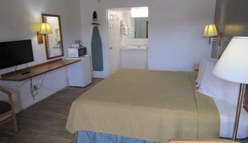King Room - Non-Smoking
