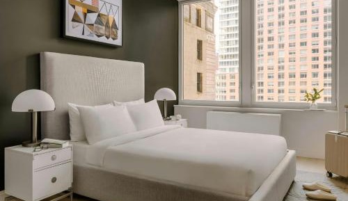 One-Bedroom Apartment with Queen and Sofa Bed and Park View