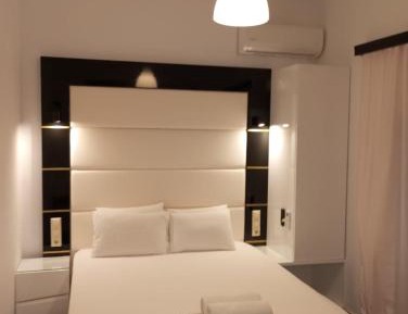 Deluxe Double Room with Balcony and Sea View