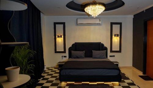 Deluxe King Studio