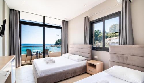 Triple Room with Sea View