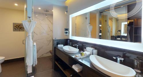 Deluxe Queen Room