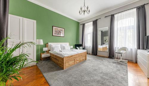 Two-Bedroom Deluxe Apartment with Balcony