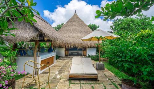 Bungalow with Garden View