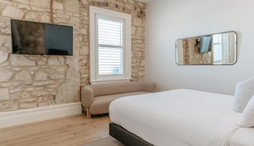 Standard King Room