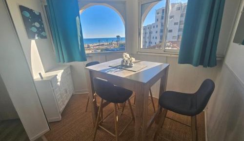 One-Bedroom Apartment with View