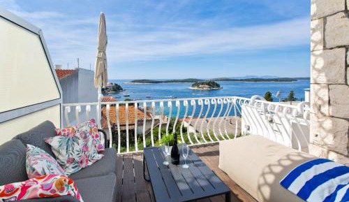 Double Room with Balcony and Sea View