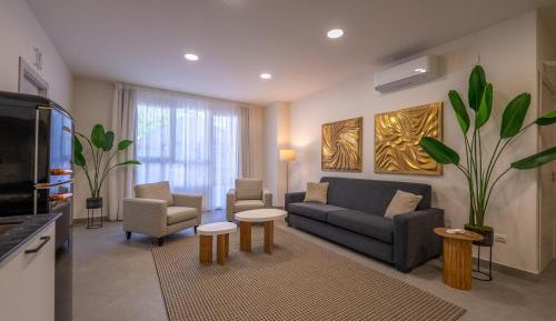 Four-Bedroom Deluxe Apartment
