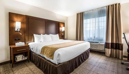 King Suite - Disability Access/Non-Smoking