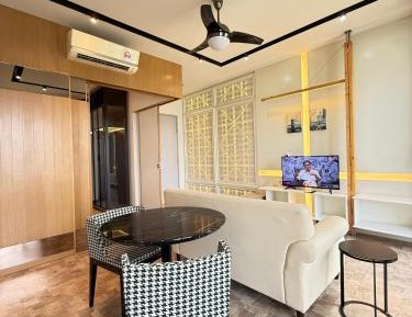 Deluxe King Suite