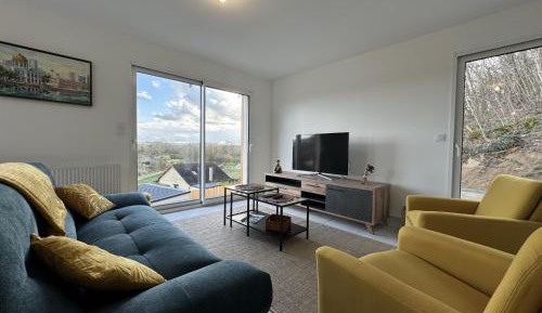 Three-Bedroom Holiday Home 