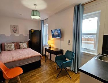 Deluxe Double Room with Shower