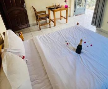 Standard Double Room with Shared Bathroom