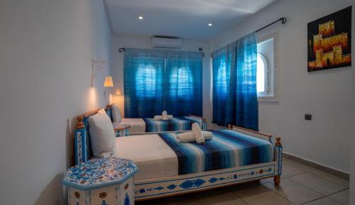 Standard Twin Room with Mountain View