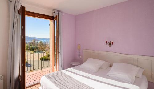 Queen Room with Balcony