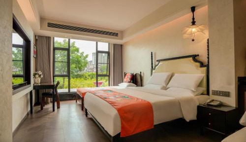 Deluxe Family Room