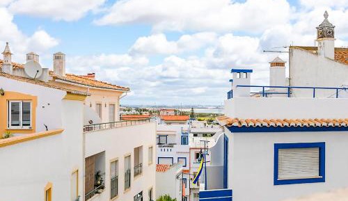 Two-Bedroom Apartment with Balcony and Sea View