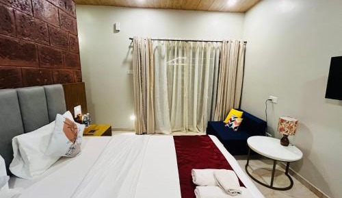 Queen Room with Balcony