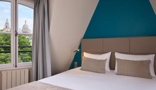 Suite with Paris View