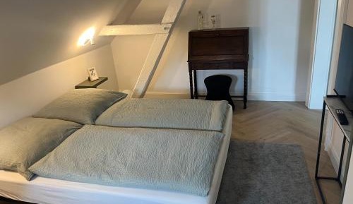 Superior One-Bedroom Apartment