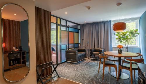 Suite with Jacuzzi and Sauna
