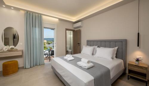 Deluxe Double or Twin Room with Balcony