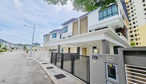 Six-Bedroom House