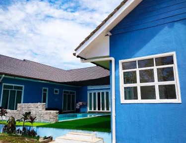 Villa - Beach Front