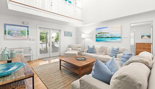 Five-Bedroom Holiday Home